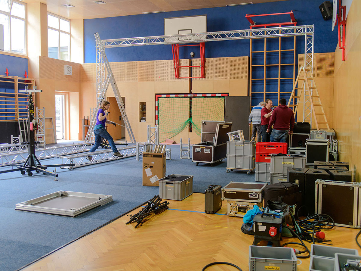 Der Turnsaal wird zum Theater