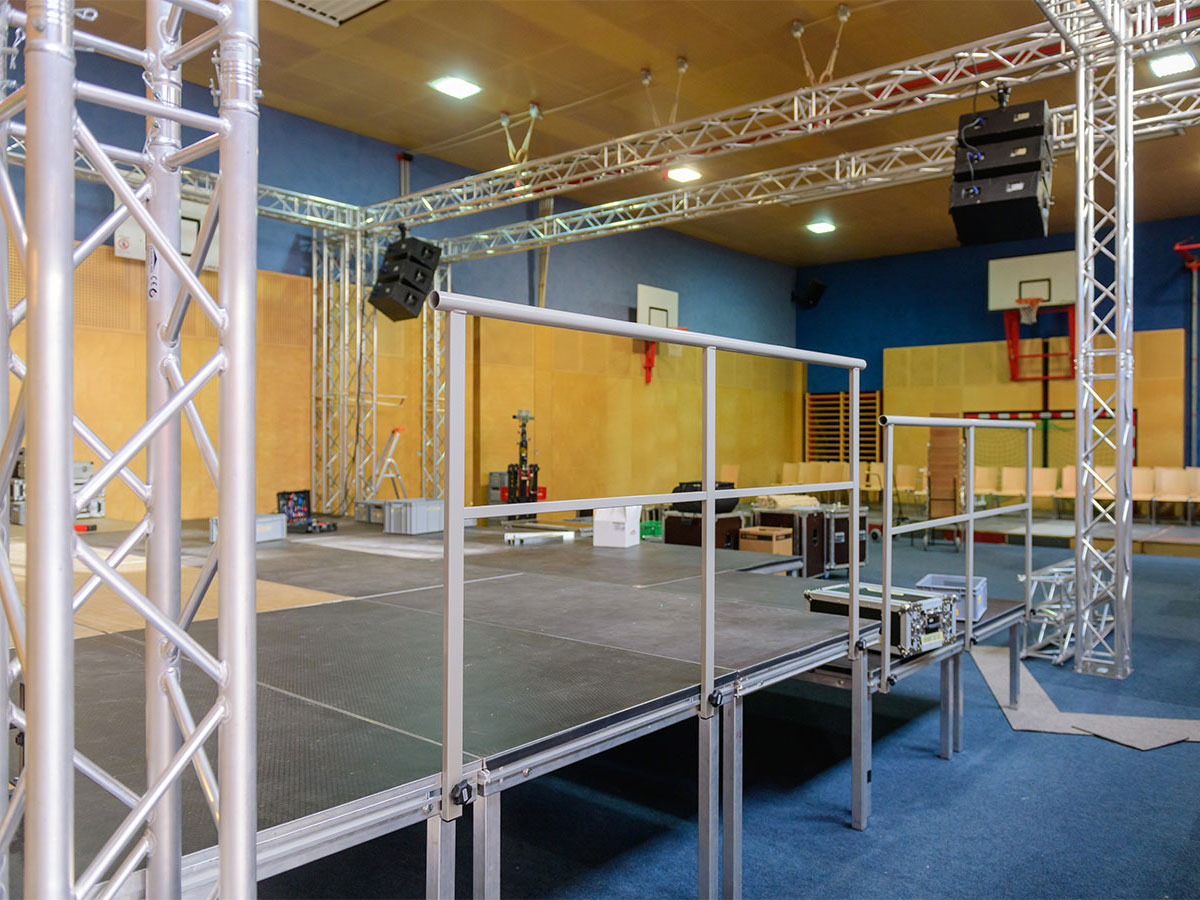 Der Turnsaal wird zum Theater