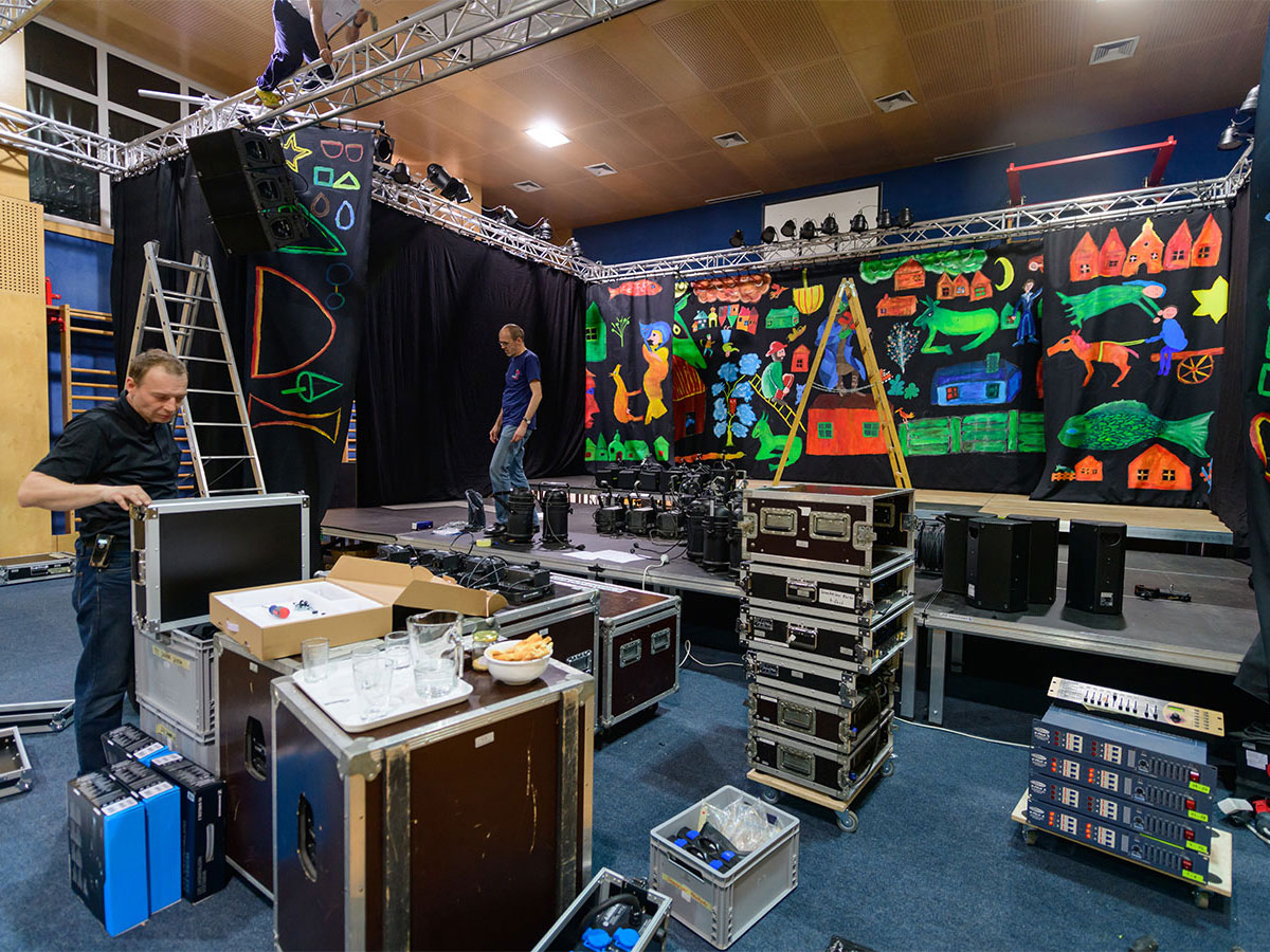 Der Turnsaal wird zum Theater